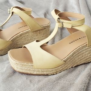 Lucky Brand Wedge Sandals Size 9.5